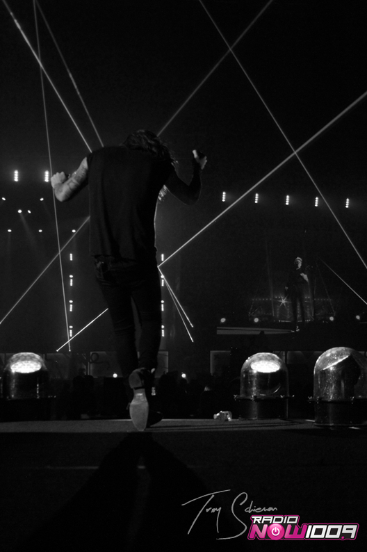 One Direction on stage at Lucas Oil Friday Night! [PHOTO]