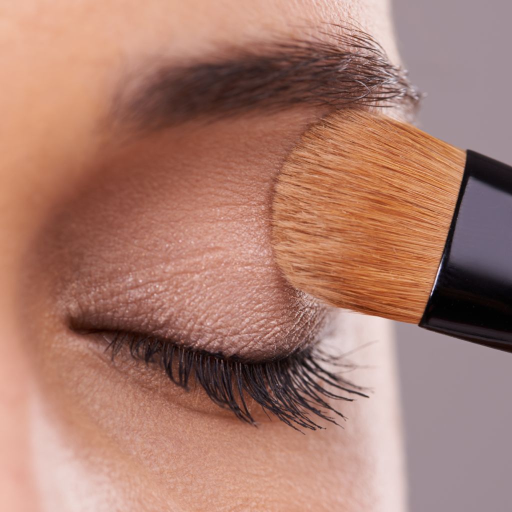 Adding a hint of color to her beautiful eyes